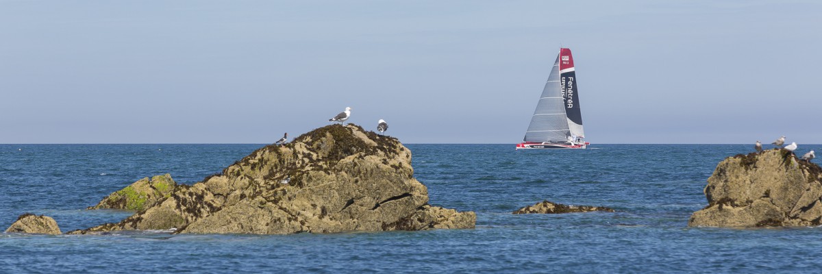 Passage de FenêtréA Prysmian au large de l'île Harbour_Trophée Multi 50 "Prince de Bretagne" 2015.