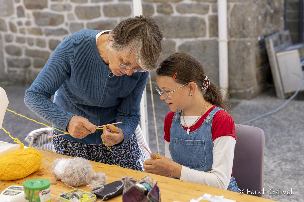 Belz_création en bois et tissu avec l'association " l'outil en main". Aqta _ Semaine du developpement durable