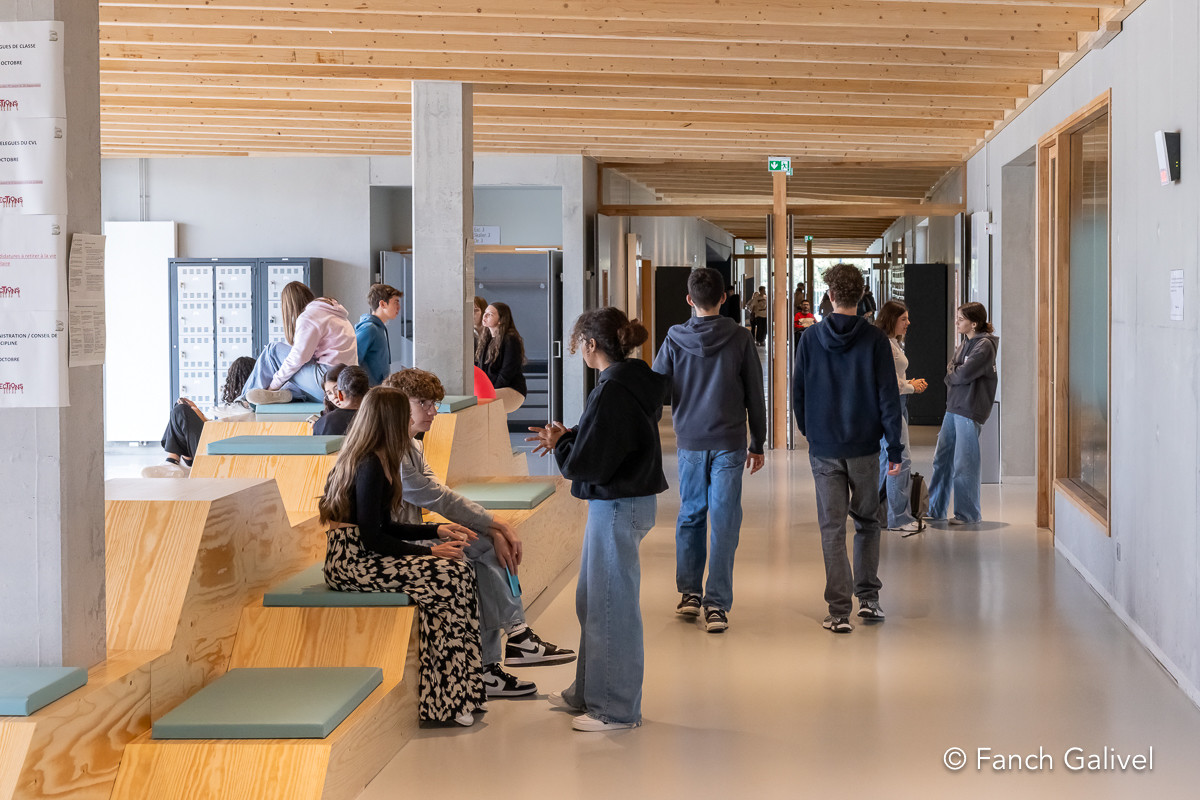 Lycée Mona Ozoul à Ploërmel.