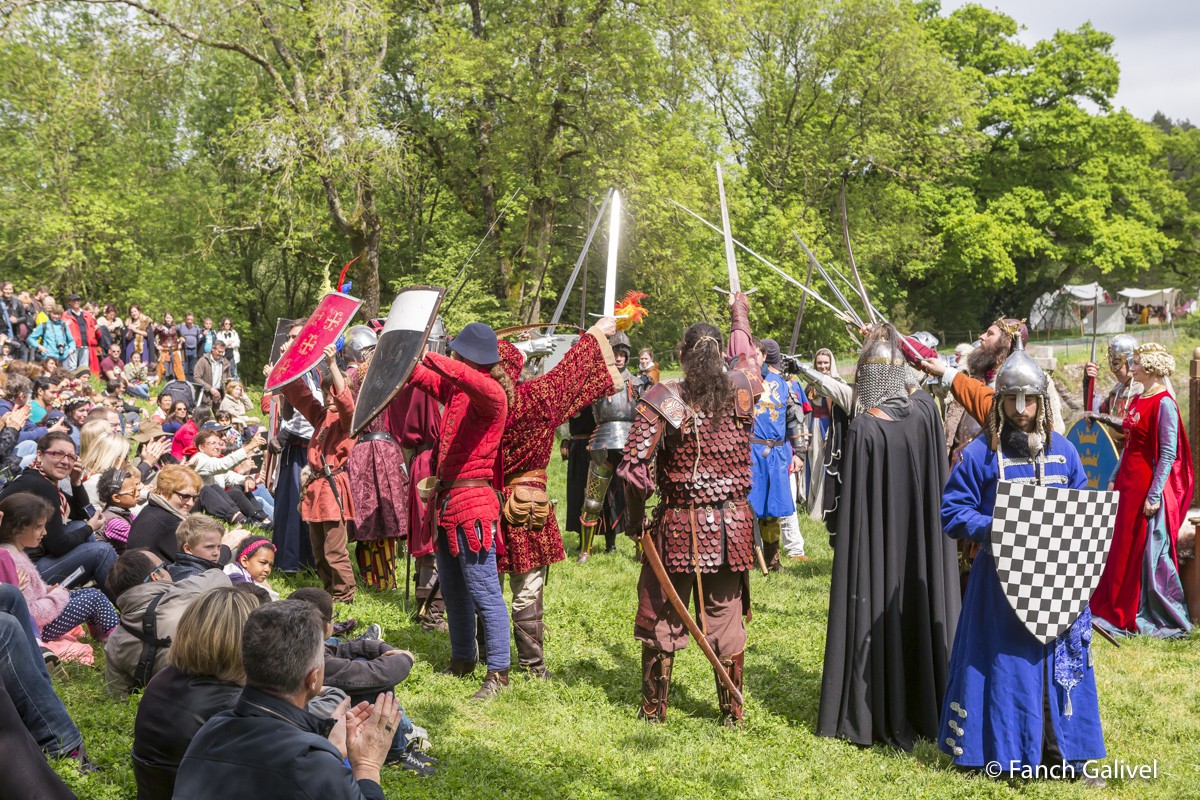 Fête de la Bretagne 2016_Chateau de Comper_La Pentecôte du Roi Arthur. Présentation des chevaliers de la table ronde.
