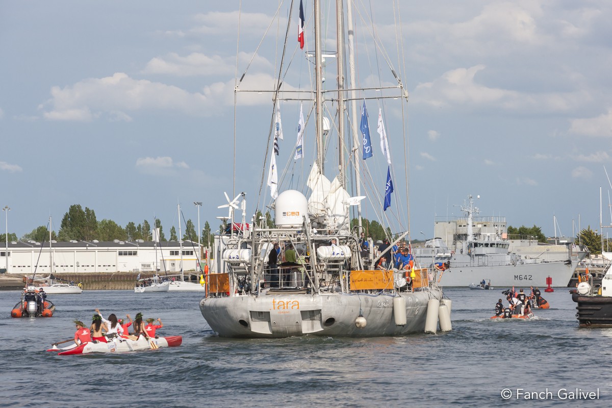 Sortie du Port de Lorient. 28 Mai 2016, départ du Tara.