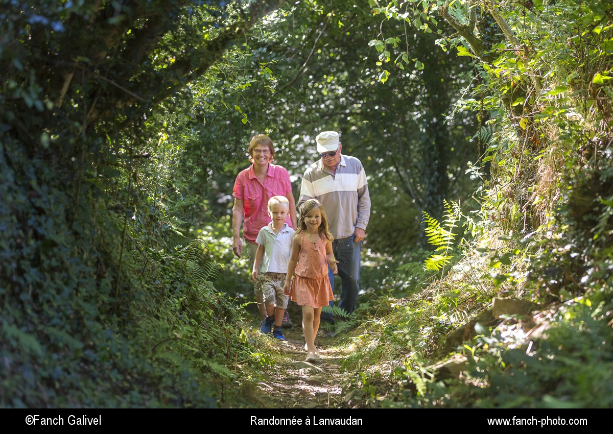 Promenade en famille à Lomelec_Lanvaudan
