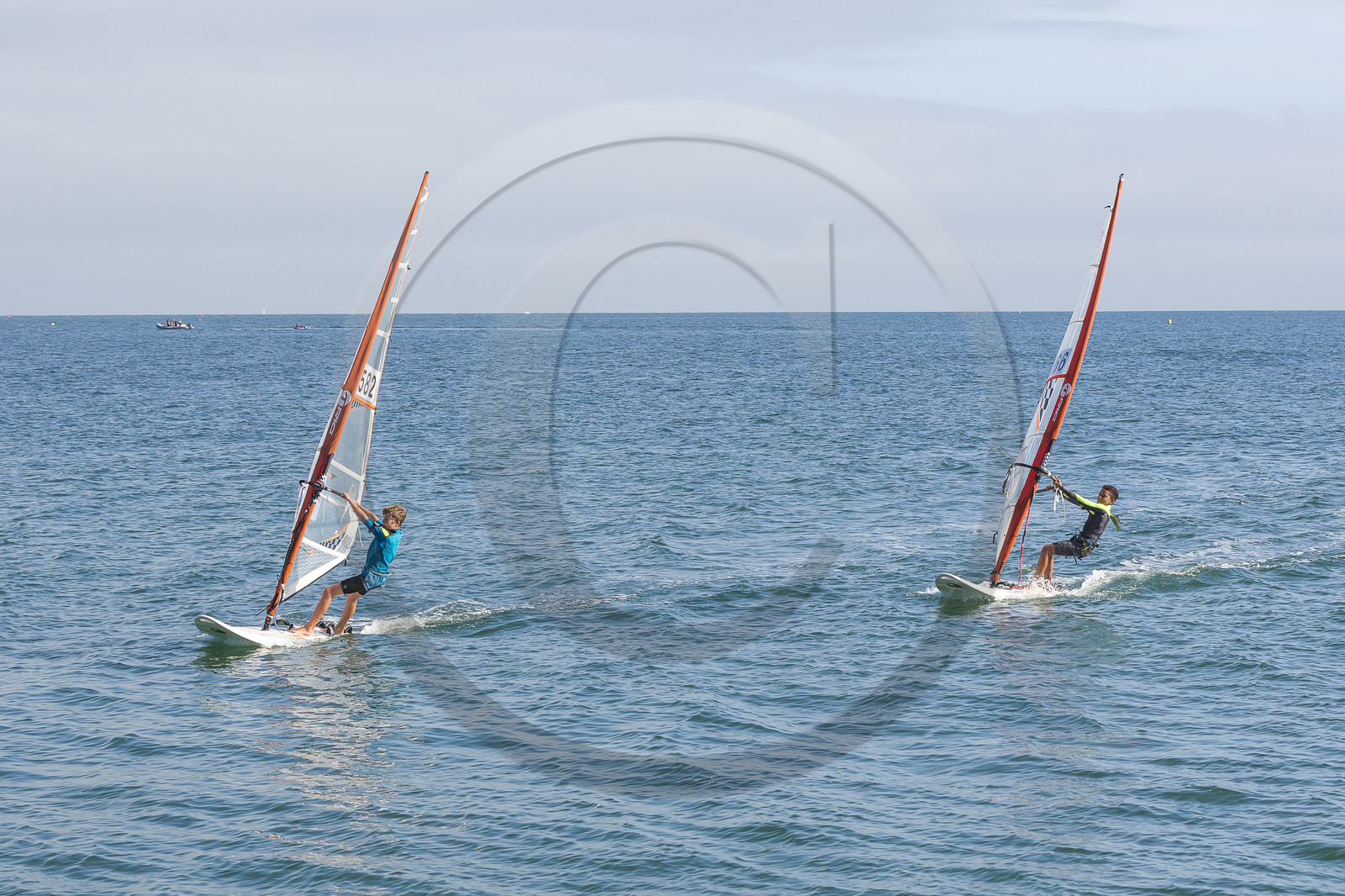 Pratique de la planche à voile à Carnac